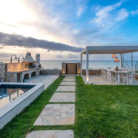 Junam Private Beachfront Айос-Никитас