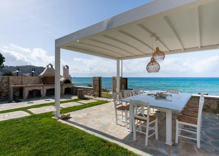 Junam Private Beachfront Áyios Nikítas