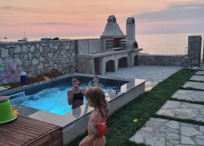 Feriested Junam Private Beachfront