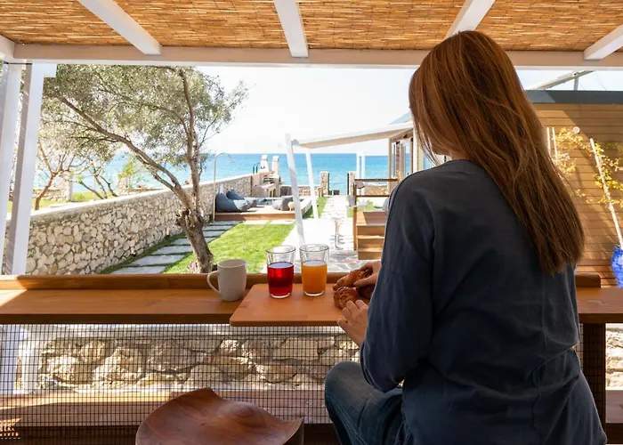 Junam Private Beachfront Áyios Nikítas