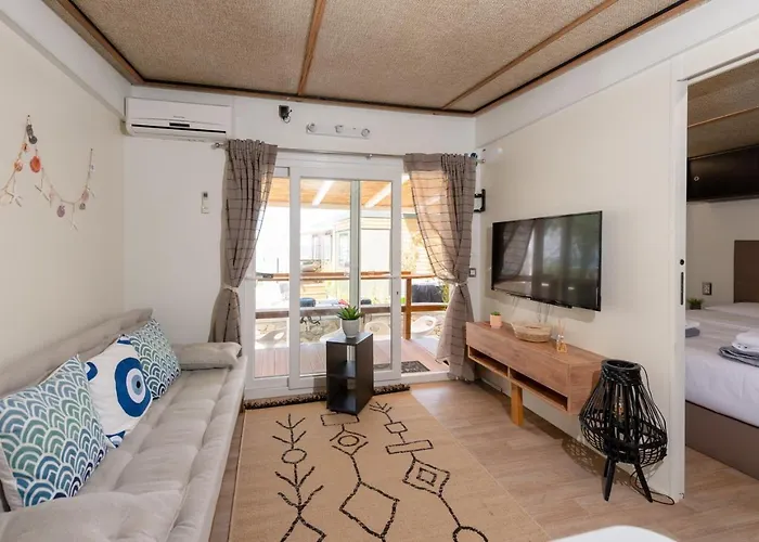 Junam Private Beachfront Áyios Nikítas